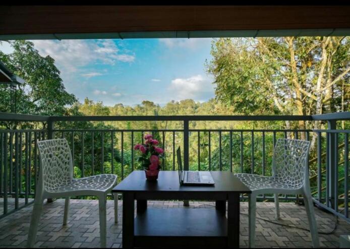 Munnar Minds Homestay Bagian luar foto
